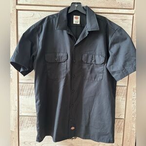 NWOT - Dickies
Dickies Men’s Black Short-Sleeve Button-Down Work Shirt
